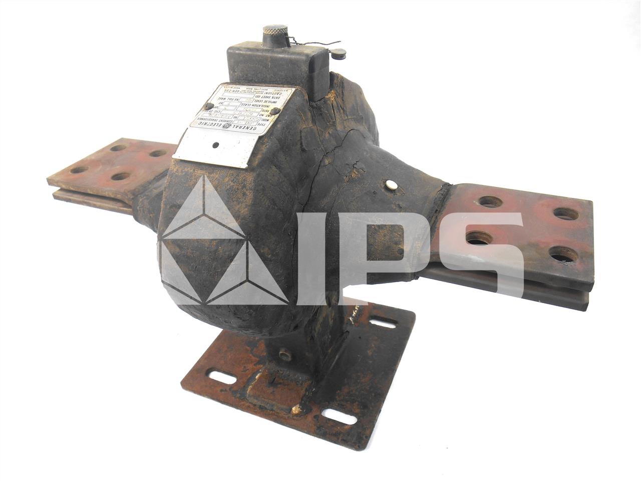 GE Jkl-3 Current Transformer 2000:5 Bar Type - Image 2