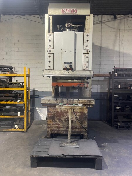 250 Ton, Pacific #250PF-OBS, press former, 10" stroke, 9-1/2" Shut Height, 58" x33" bed - Image 2