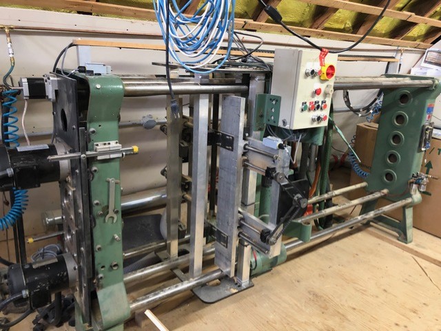 Elio Valeri, CNC Lathe, 60" working length, make queen Ann legs or axe handles - Image 1