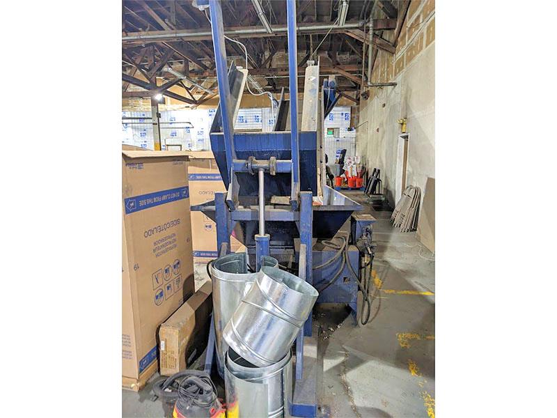 Cram-A-Lot #HX-60, 60" x 30" x 40" horizontal closed door baler, 7" cylinder, cart dumper, infeed conveyor - Image 4