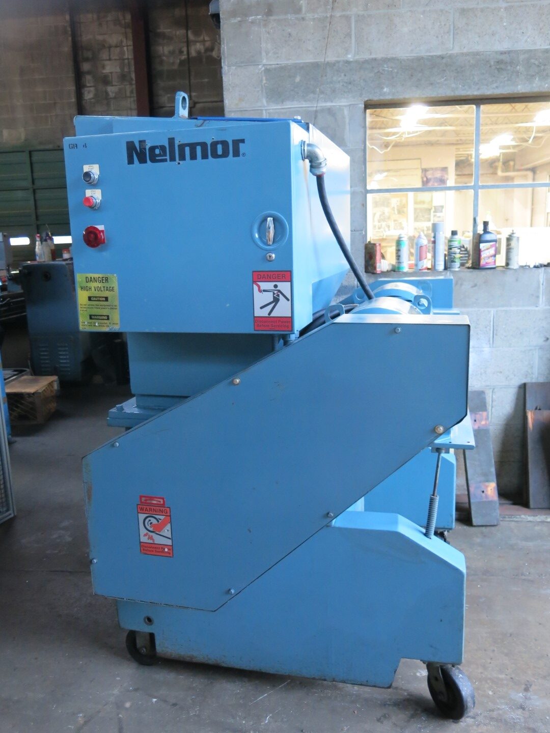 23" x 29" Nelmor, plastic granulator, 30 HP, Rotor is in very good shape - Image 5