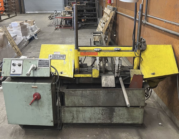 9" x 18" W.f. Wells #W-9, horizontal band saw, 1" x .035" x 11' 6" blade, 60-300 FPM, twin post, coolant - Image 1