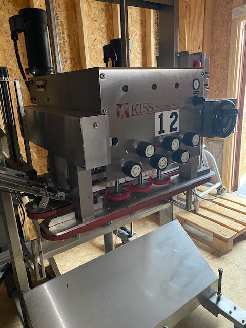 Kiss Packaging Systems Spindle Capper with Hoppmann feeder and 12' Conveyor - Image 2