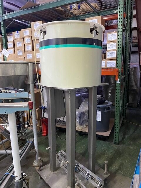Kiss Packaging Systems Spindle Capper with Hoppmann feeder and 12' Conveyor - Image 3