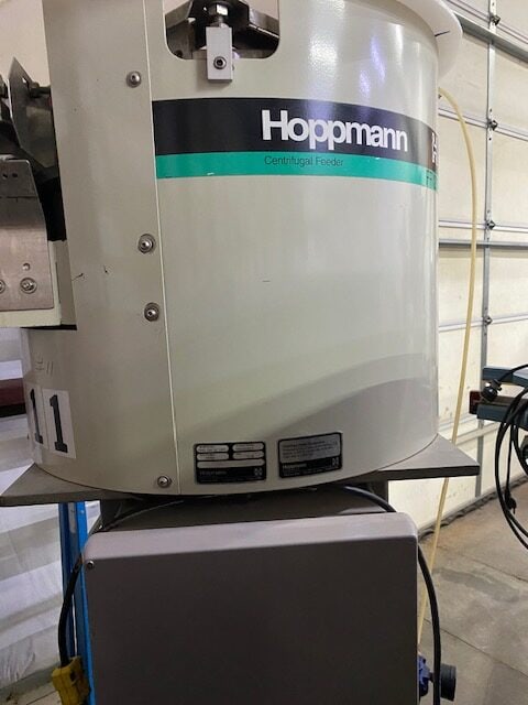 Kiss Packaging Systems Spindle Capper with Hoppmann feeder and 12' Conveyor - Image 4