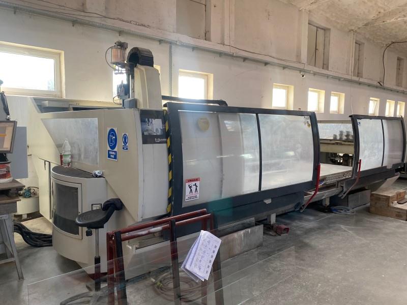 Intermac #Master-45-Aperta, CNC glass work center, 90" x158" cap., PLC, 7-bar, 12000 RPM, (2) 14 pos. rotary - Image 1