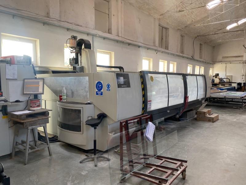 Intermac #Master-45-Aperta, CNC glass work center, 90" x158" cap., PLC, 7-bar, 12000 RPM, (2) 14 pos. rotary - Image 3