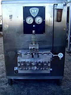 APV Crepaco #5DL425, 5 cyl homogenizer, 2500 GPH, 1800 psi, (5) 1.5" diameter plungers - Image 4