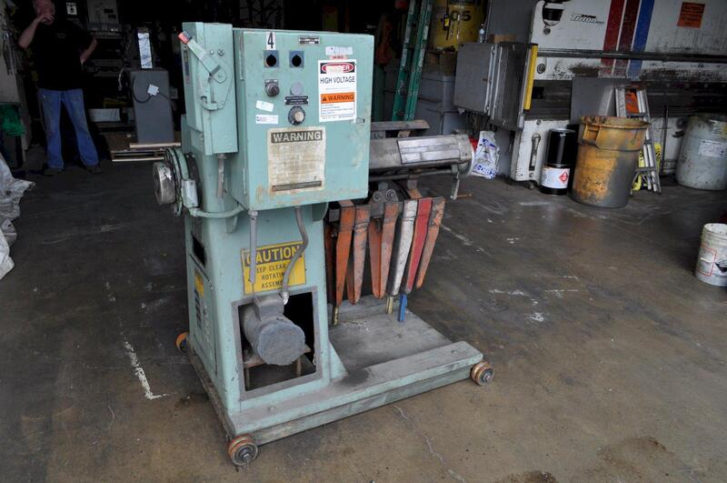 2500 lb. CWP #2500-18M, motorized uncoiler, 24" mandrel width, 60" outside dimensions, 15"-20" ID, manual - Image 3