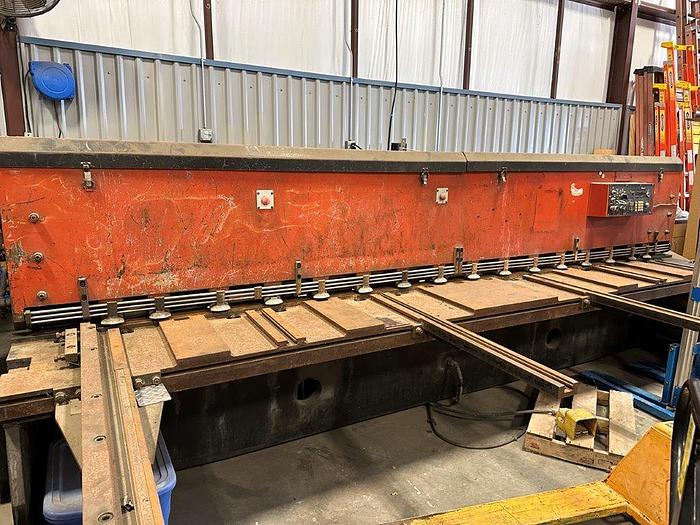 1/4" x 13' Amada #M-4045, mechanical squaring shear, 174" blade length, 50 SPM, 40" front operated power back - Image 1