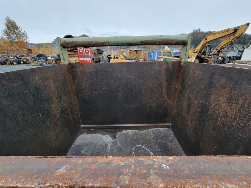 Chip Bin, 90" L x 94" width x 98" H outer dims. - Image 9