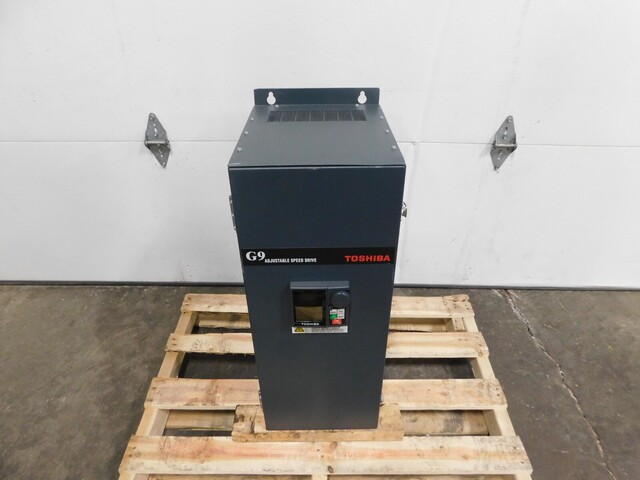 50 HP Toshiba, VT130G9U4500, adjustable speed drive, 50 KVA, 480 Volts, 3 phase - Image 2