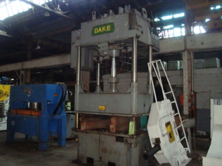 150 Ton, Dake #27-677, 4-post, 18" stroke, 40" daylight, 61" btwn posts, 62" x43" platen, nice, 1978 - Image 3