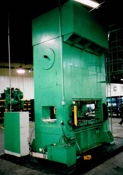 275 Ton, Sutherland, 10" stroke, 27" Shut Height, 15-30 SPM, 84" x49"bed, 27.5"wdws,ISB controls, 1992 - Image 3