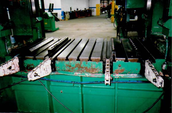 275 Ton, Sutherland, 10" stroke, 27" Shut Height, 15-30 SPM, 84" x49"bed, 27.5"wdws,ISB controls, 1992 - Image 6