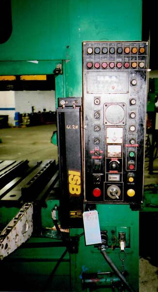 275 Ton, Sutherland, 10" stroke, 27" Shut Height, 15-30 SPM, 84" x49"bed, 27.5"wdws,ISB controls, 1992 - Image 7