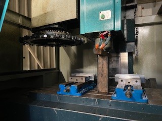 Akira-Seiki #Performa-V4, vertical machining center - Image 2
