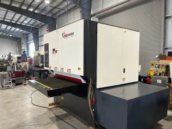 52" x 103" Timesavers #4221-45-00, dual head metal belt sander, 15-45 FPM, 38" passline, (2) 75 HP, 11" drum - Image 8