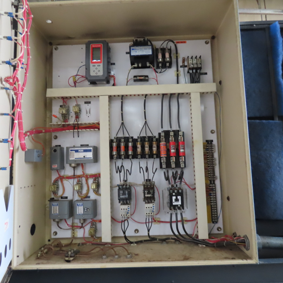 30 Ton, Budzar #AP-28S-SP, self contained air cooled chiller, 460 V., 800 BTU/Hr, R-422-B refrigerant - Image 7