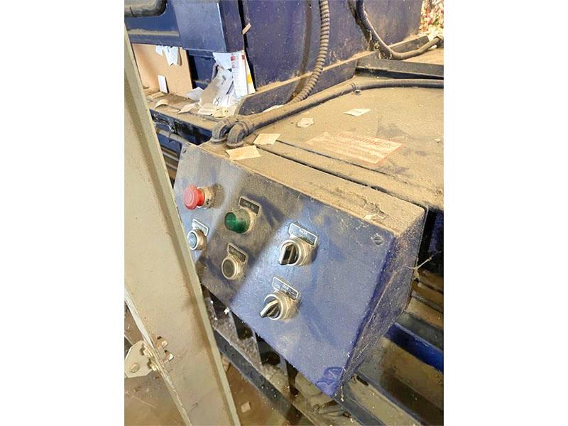 Selco #HL-12-LH, horizontal baler, 20 HP motor, 6" cylinder, 50" x 28" hopper opening, infeed conveyor - Image 2
