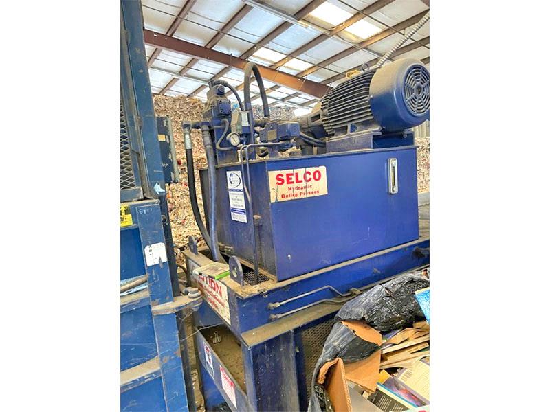 Selco #HL-12-LH, horizontal baler, 20 HP motor, 6" cylinder, 50" x 28" hopper opening, infeed conveyor - Image 5
