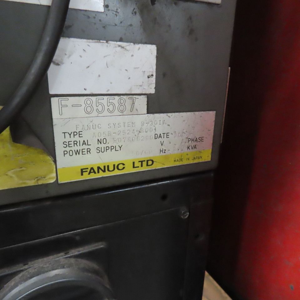 Lincoln, Fanuc 100iC, 6-Axis dual zone robotic welding cell Power Wave i400, 480 V. - Image 10