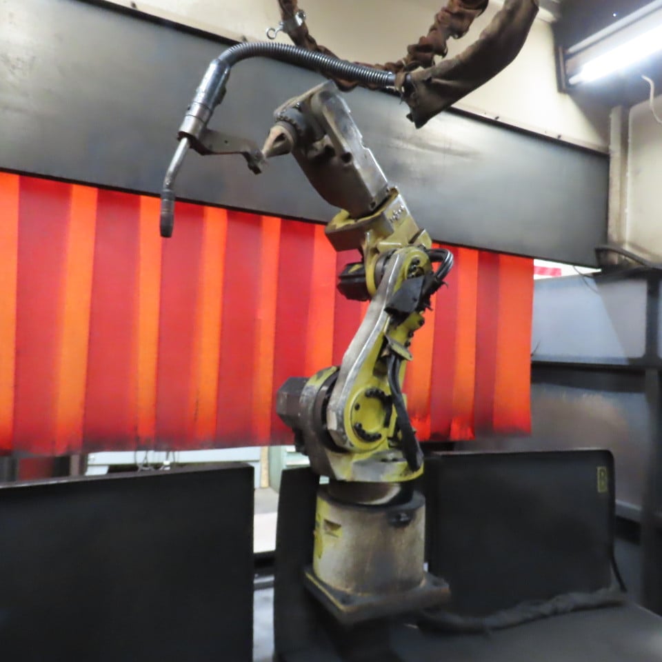 Lincoln, ED4102016, Fanuc 6-Axis dual zone robotic welding cell, 480 V., 3-phase, no welder - Image 4