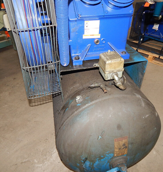 15 HP Quincy #QT-15, air compressor, tank mounted, 120 gallon, 60 cfm @ 200 psi - Image 5