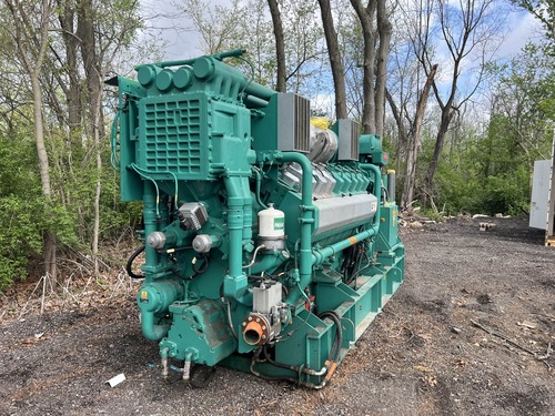 1100 KW Cummins #QSV81G, Natural gas generator set, 277/480 Volts, 1550 HP @ 1200 RPM, Wartsila CW-81-G - Image 2