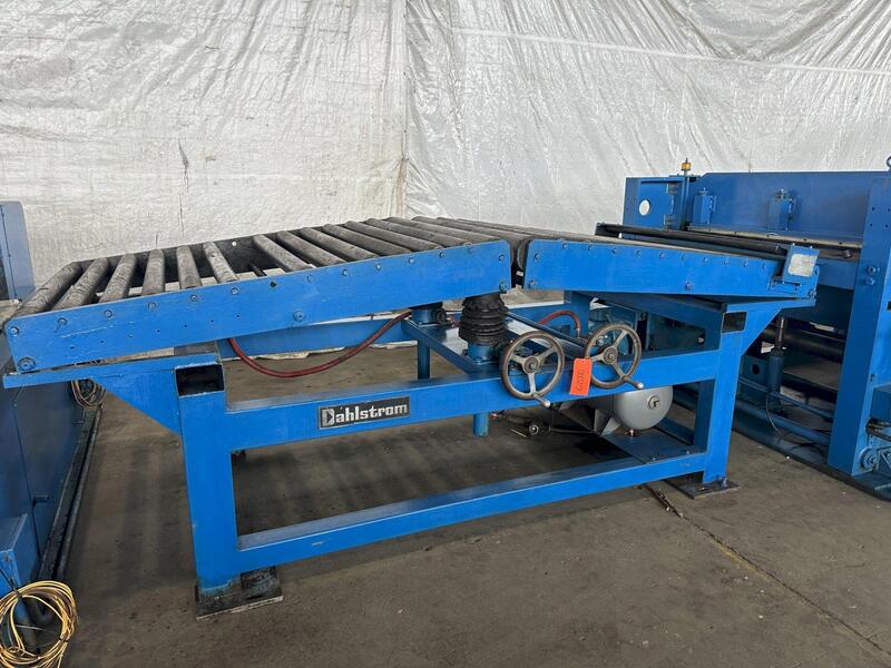 Adjustable hump table, Dahlstrom #HT-A-54, 54" width capacity, 15" table adjustment - Image 1