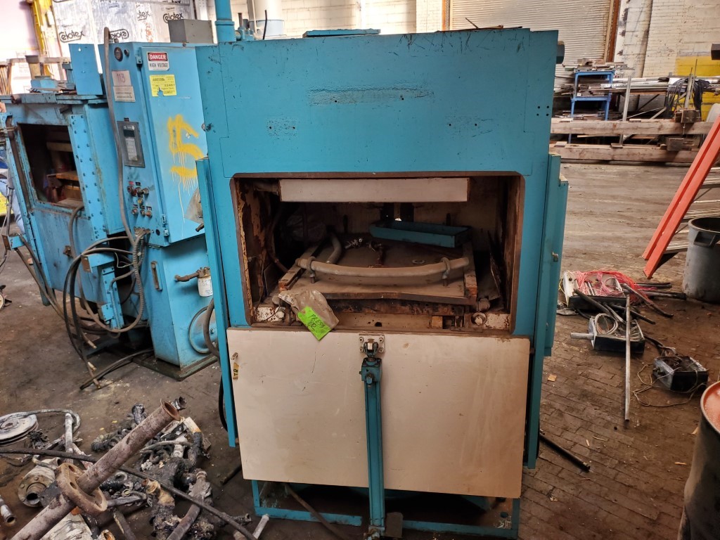 400 Ton, French Oil TMP, hydraulic press, 6 stroke, 12" DL, 24" x28", electric platen - Image 8
