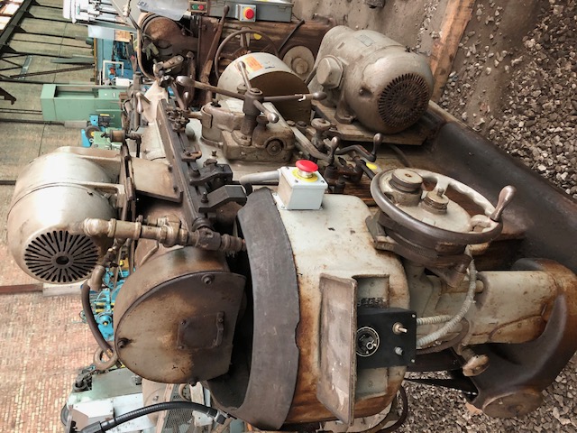 Heald #22, 13-1/2" mag chuck, belt drive to chuck, automatic vertical feed, motor driven coolant - Image 3