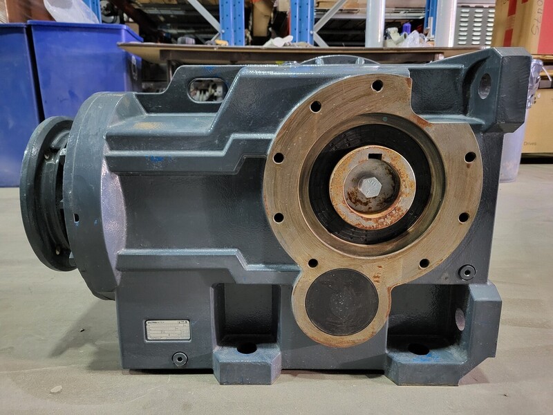 30 HP @ 1750 RPM, Falk Ultramite #10UBBQ3AS45A5F, gear reducer, 45.37/1 ratio, Frame 286TC, 2015 - Image 9