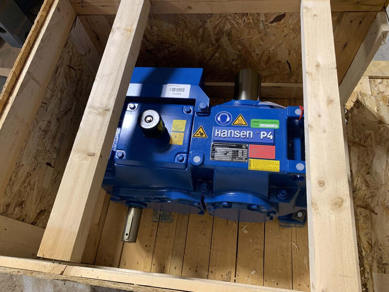 215 HP, Sumitomo Hansen #ORI015341, reducer gearbox, 7.15:1 ratio, parallel shaft, 2-stage - Image 1