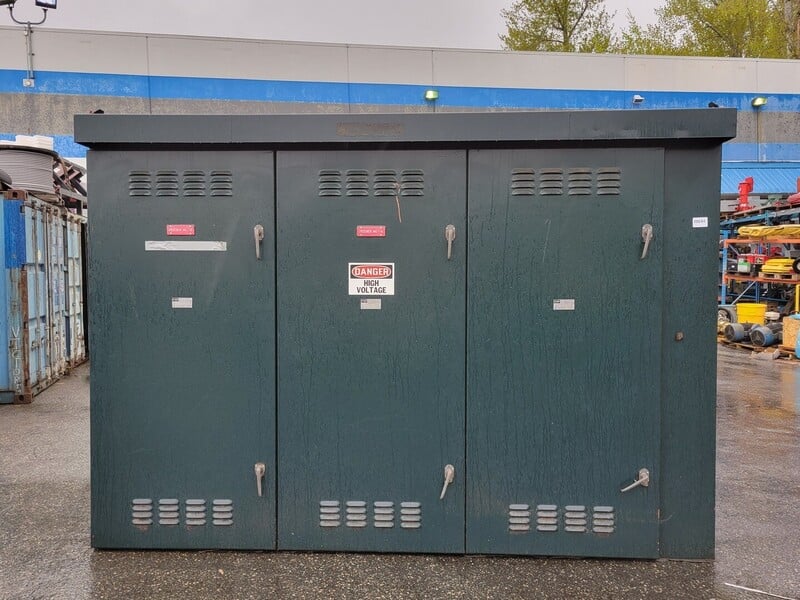 750 KVA 12470 Delta Primary, 208Y/120 Secondary, Federal Pioneer, oil filled ONAN transformer w/switchgear (2 - Image 1