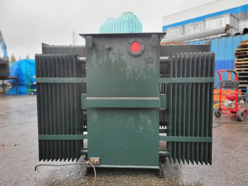 750 KVA 12470 Delta Primary, 208Y/120 Secondary, Federal Pioneer, oil filled ONAN transformer w/switchgear (2 - Image 2