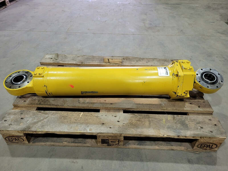 Komatsu Steering Cylinder El7952 For 830E Rock Trucks - Image 5