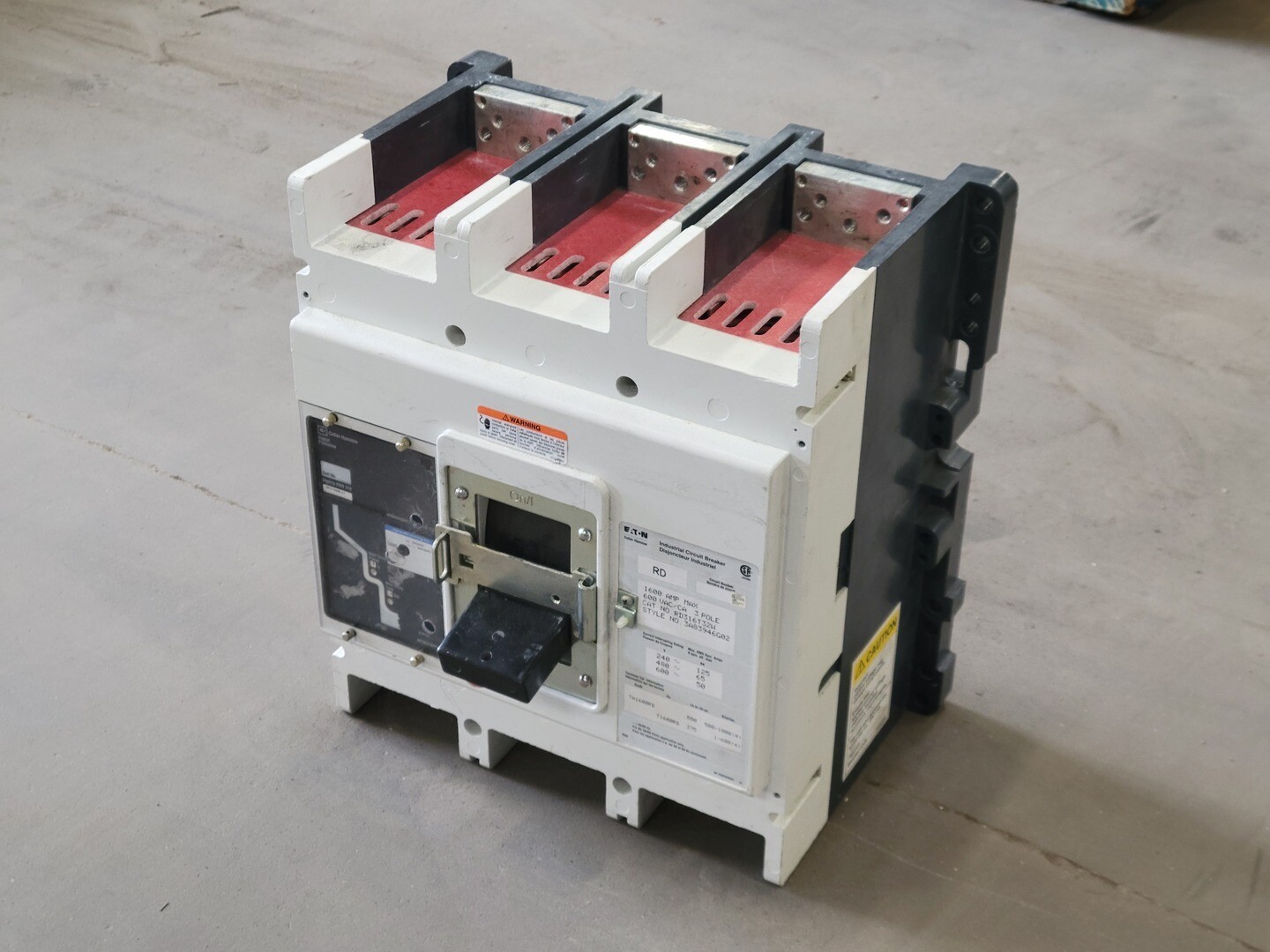 1600 Amps, Eaton Cutler-Hammer, RD316T32W, 3-pole circuit breaker, 240/480/600 Volts (18 available) - Image 5