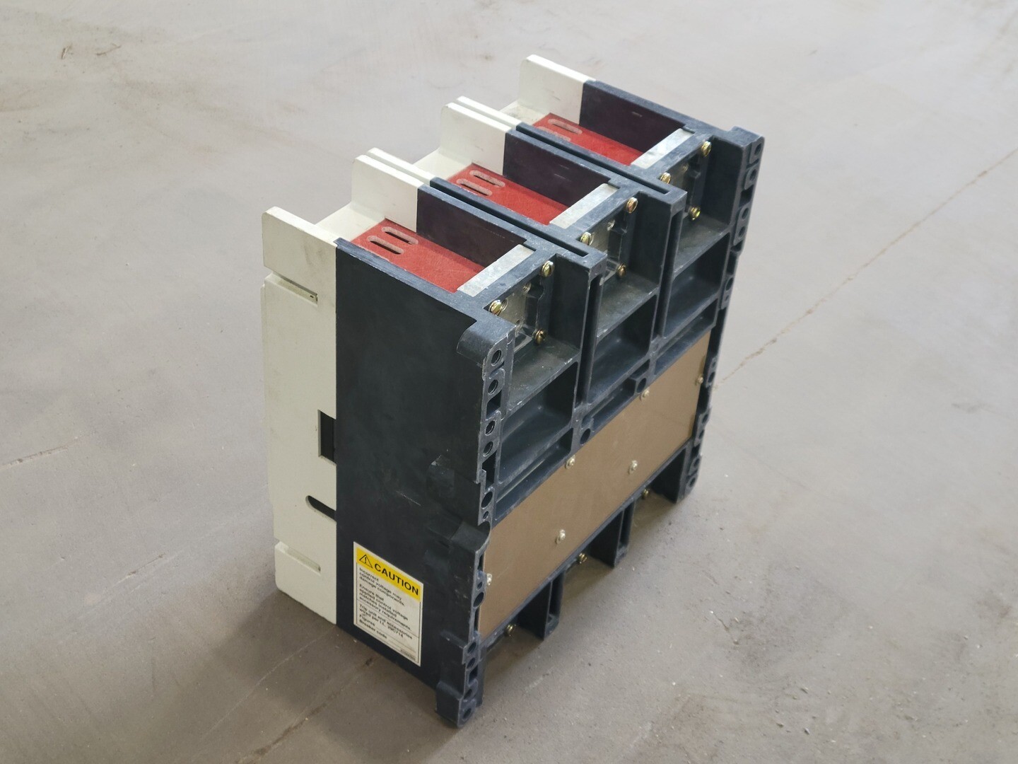1600 Amps, Eaton Cutler-Hammer, RD316T32W, 3-pole circuit breaker, 240/480/600 Volts (18 available) - Image 7