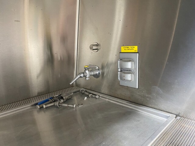 Baker #SG-400 SterilGARD, Biological Fume Hood Laboratory Cabinet 52" L Lab - Image 8