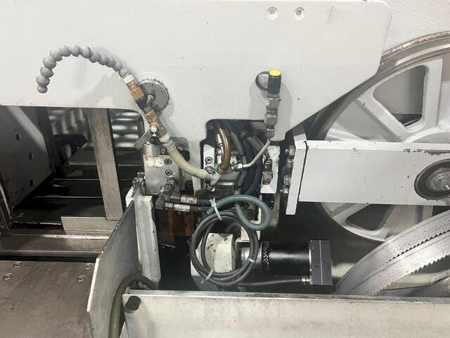 11.8" x 10.2" Behringer #HBE-261A, dual post automatic bandsaw, 2018 - Image 6