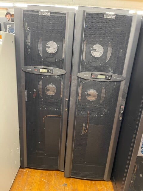 APC #InRow-RP, cooling system, 460-480 V., 3-phase, 2007 - Image 4