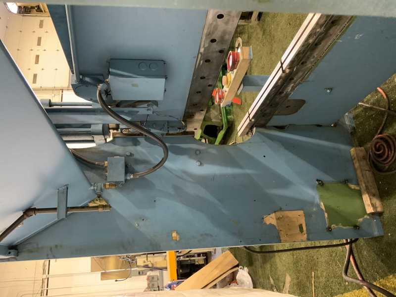 90 Ton, Cincinnati #90CB, hydraulic press brake, 8' overall, 78" between housing, 8" stroke, 15 HP, 2001 - Image 10