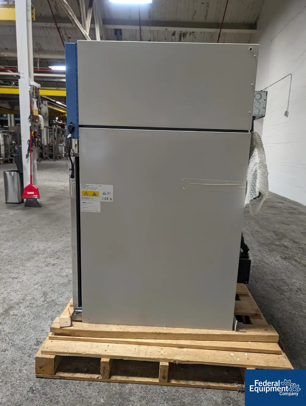 31" width x 26" D x 24" H Thermo Scientific #3911 Forma Enviromental Chamber, 11 cu ft, Stainless Steel - Image 3