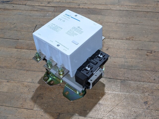 700 Amp. Chint, NC2-500, Contactor, 3 Pole, 350 HP, 120 V Coil, 600 V - Image 4