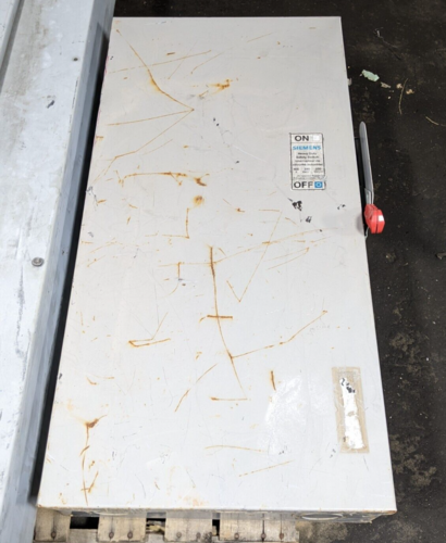 400 Amp. Siemens, HF-325-NA, Safety Disconnect Switch, 3 Pole, 3 phase, 1 Throw, 125 HP, 240 V, Wall Mount - Image 1