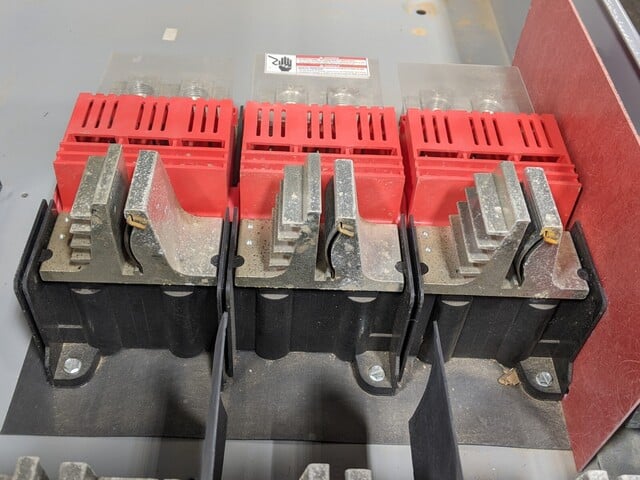 400 Amp. Siemens, HF-325-NA, Safety Disconnect Switch, 3 Pole, 3 phase, 1 Throw, 125 HP, 240 V, Wall Mount - Image 5