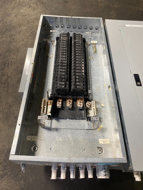 225 Amp. General Electric, AQF3422MBX, Panelboard, A Series, 208Y/120 V, 3 phase, 4 Wire, 42 Space - Image 2