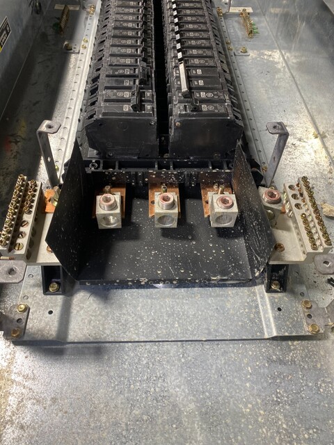 225 Amp. General Electric, AQF3422MBX, Panelboard, A Series, 208Y/120 V, 3 phase, 4 Wire, 42 Space - Image 3