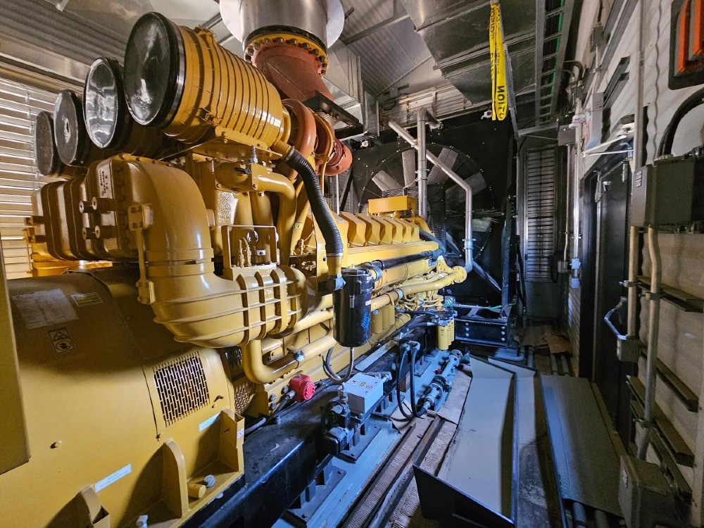 3100 KW Caterpillar #C175-16, diesel generator set, open-skid, 4160 Volts, 2015, new surplus - Image 8